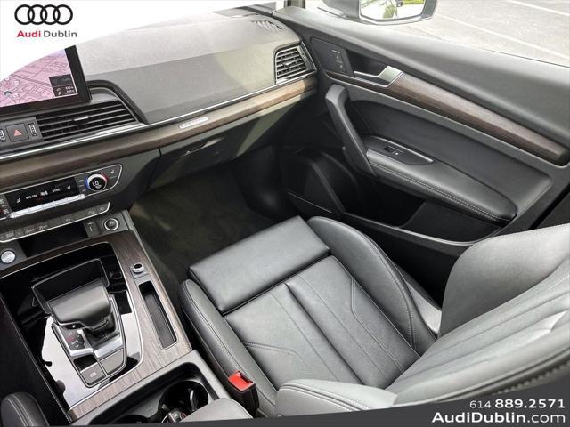 Photo of 2025 Mythos Black Metallic Audi Q5