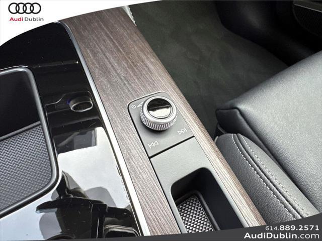 Photo of 2025 Mythos Black Metallic Audi Q5