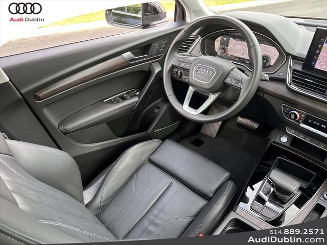 Photo of 2025 Mythos Black Metallic Audi Q5