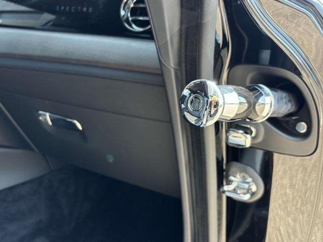Photo of 2024 Black Diamond Metallic Rolls-Royce Spectre