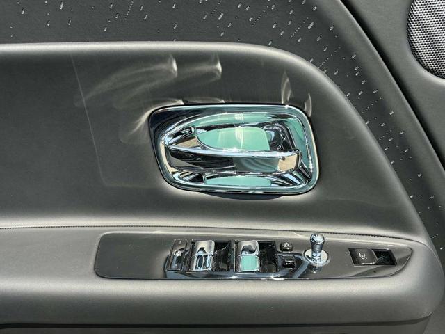 Photo of 2024 Black Diamond Metallic Rolls-Royce Spectre
