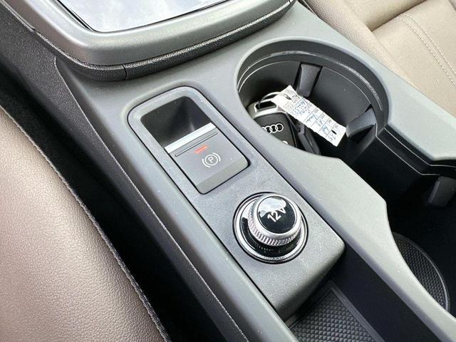 Photo of 2025 Manhattan Gray Metallic Audi A3