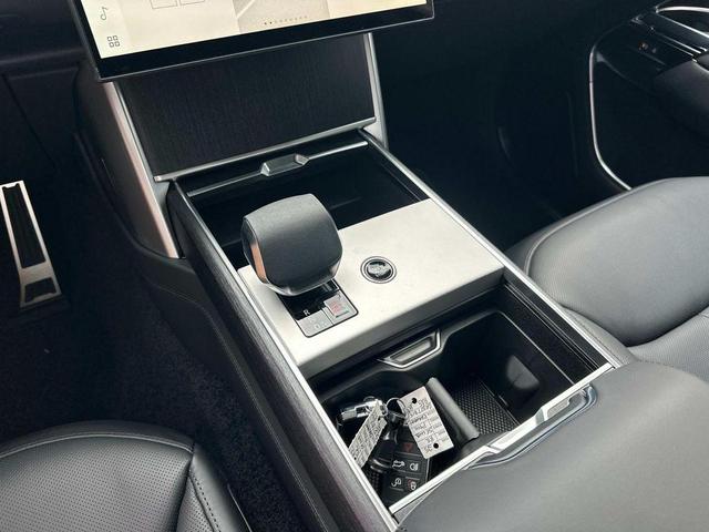 Photo of 2025 Gray Land Rover Range Rover