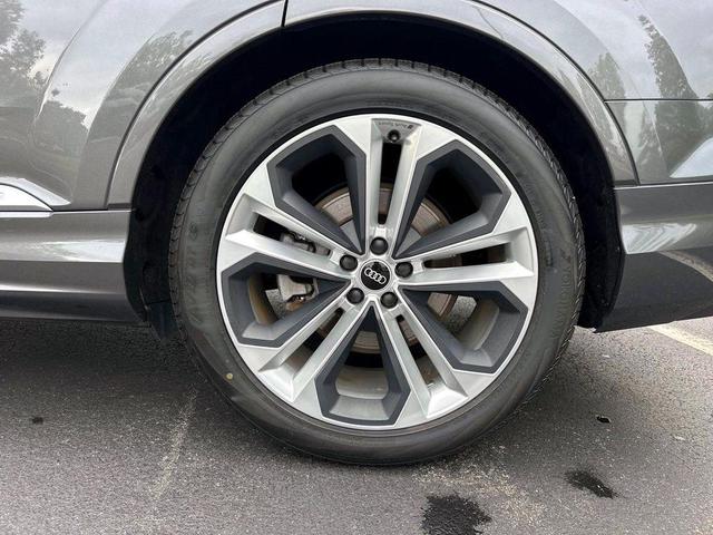 Photo of 2021 Samurai Gray Metallic Audi Q7