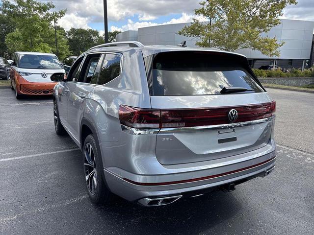 Photo of 2026 Silver Mist Volkswagen Atlas