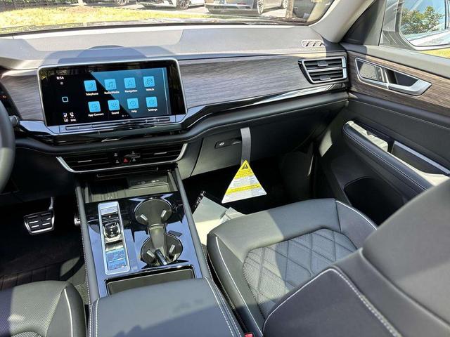 Photo of 2026 Silver Mist Volkswagen Atlas