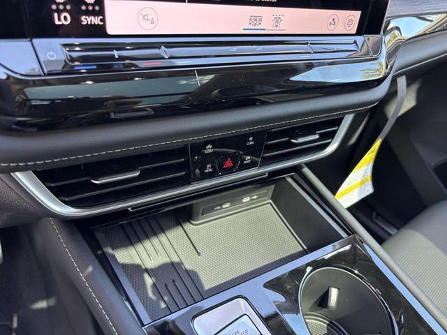 Photo of 2026 Silver Mist Volkswagen Atlas
