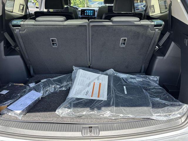 Photo of 2026 Silver Mist Volkswagen Atlas