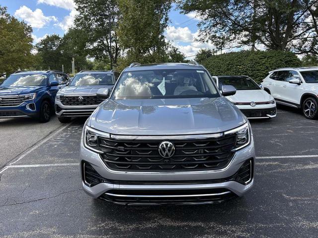 Photo of 2026 Silver Mist Volkswagen Atlas