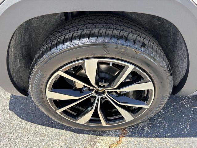 Photo of 2026 Silver Mist Volkswagen Atlas