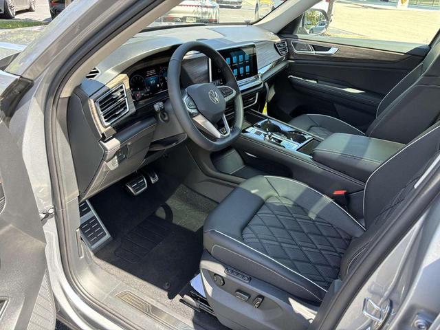 Photo of 2026 Silver Mist Volkswagen Atlas