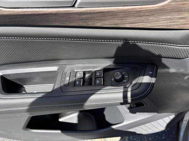 Photo of 2026 Silver Mist Volkswagen Atlas