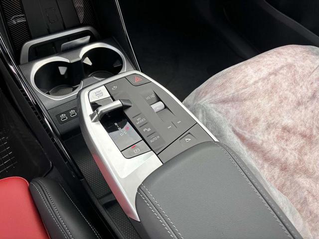 Photo of 2025 Alpine White BMW X2