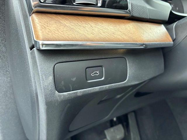 Photo of 2025 Gray Volvo XC90
