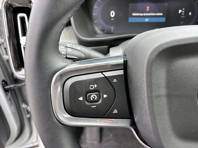 Photo of 2025 Volvo XC40
