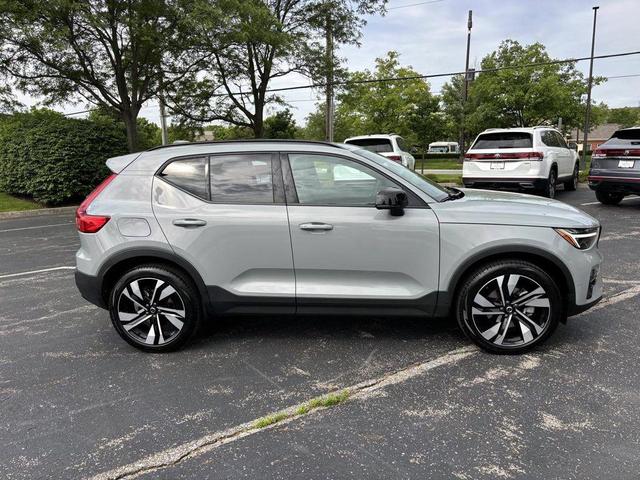 Photo of 2025 Volvo XC40