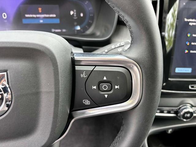 Photo of 2025 Volvo XC40