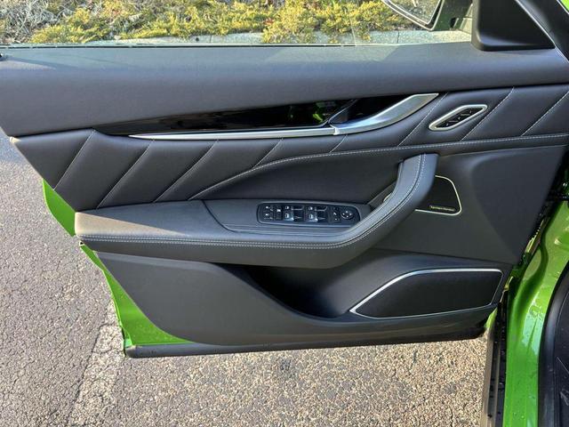 Photo of 2023 Urban Green Maserati Levante