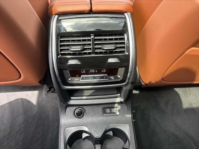 Photo of 2026 Marina Bay Blue Metallic BMW X7
