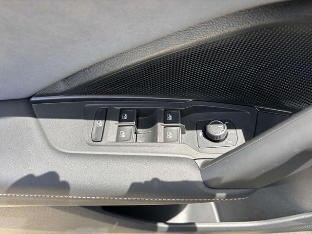 Photo of 2025 Pure White Volkswagen Tiguan