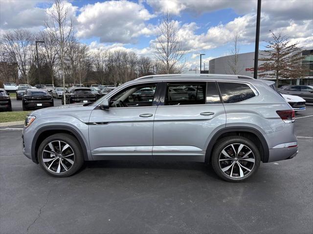 Photo of 2024 Silver Mist Metallic Volkswagen Atlas