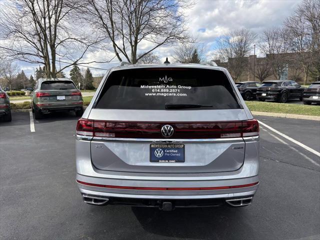 Photo of 2024 Silver Mist Metallic Volkswagen Atlas