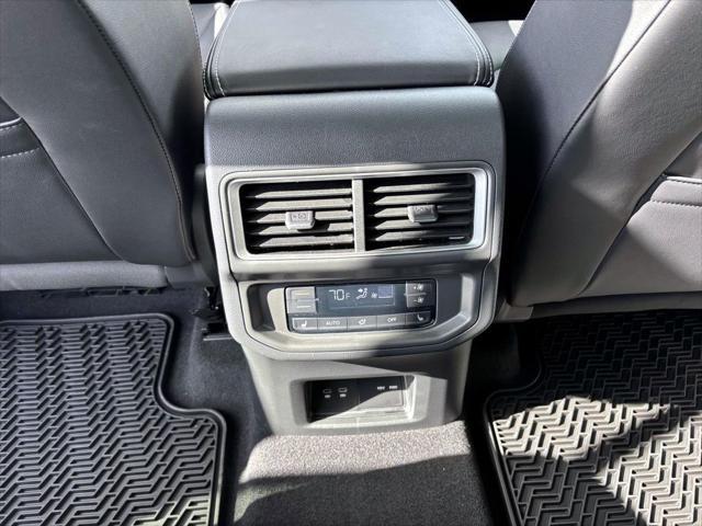 Photo of 2024 Silver Mist Metallic Volkswagen Atlas