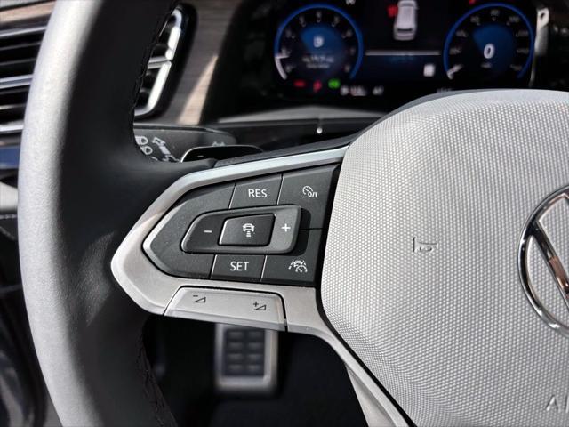 Photo of 2024 Silver Mist Metallic Volkswagen Atlas