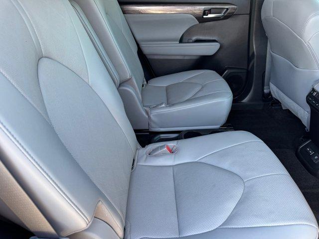 Photo of 2023 Gray Toyota Highlander