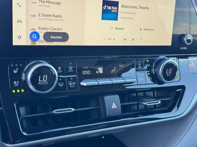 Photo of 2023 Gray Toyota Highlander