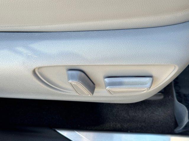 Photo of 2023 Gray Toyota Highlander