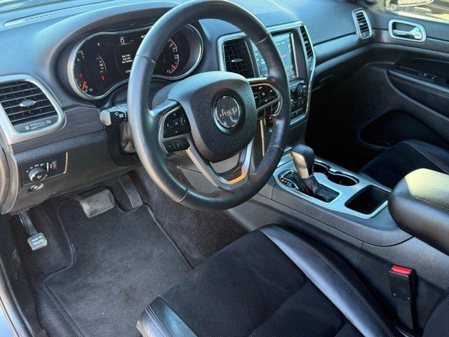 Photo of 2018 Diamond Black Crystal Pearlcoat Jeep Grand Cherokee