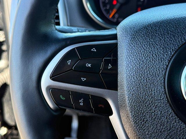 Photo of 2018 Diamond Black Crystal Pearlcoat Jeep Grand Cherokee