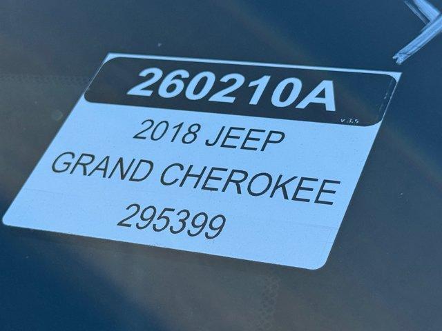 Photo of 2018 Diamond Black Crystal Pearlcoat Jeep Grand Cherokee