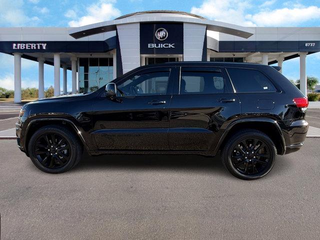 Photo of 2018 Diamond Black Crystal Pearlcoat Jeep Grand Cherokee