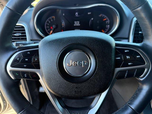 Photo of 2018 Diamond Black Crystal Pearlcoat Jeep Grand Cherokee