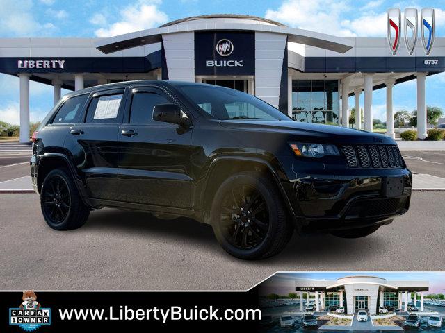 Photo of 2018 Diamond Black Crystal Pearlcoat Jeep Grand Cherokee