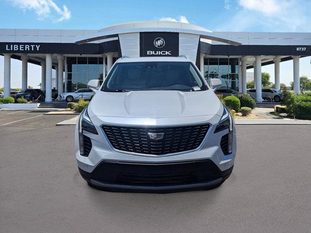 Photo of 2019 Crystal White Tricoat Cadillac XT4