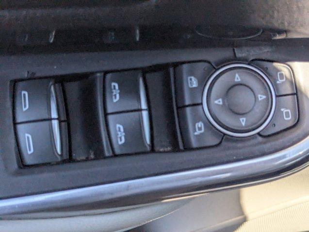 Photo of 2019 Crystal White Tricoat Cadillac XT4