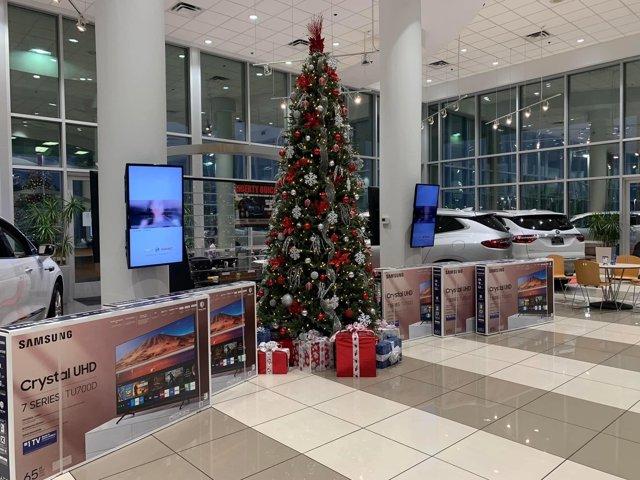 Photo of 2019 Summit White Chevrolet Colorado