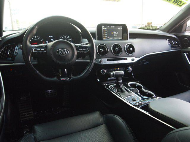Photo of 2020 Aurora Black Kia Stinger