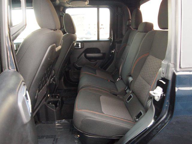 Photo of 2021 Black Clearcoat Jeep Gladiator