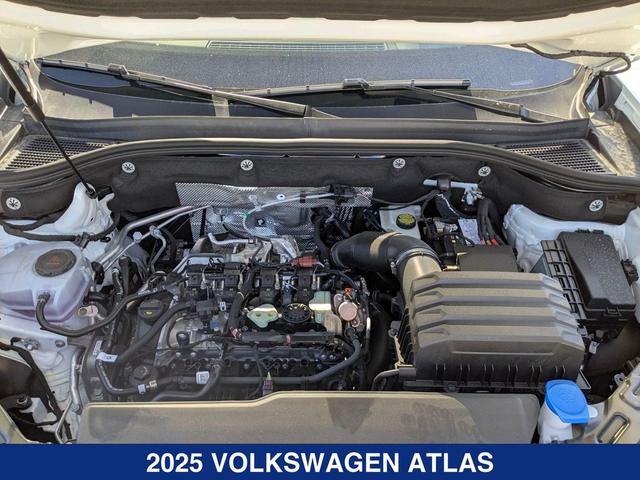 Photo of 2025 Opal White Pearl Volkswagen Atlas