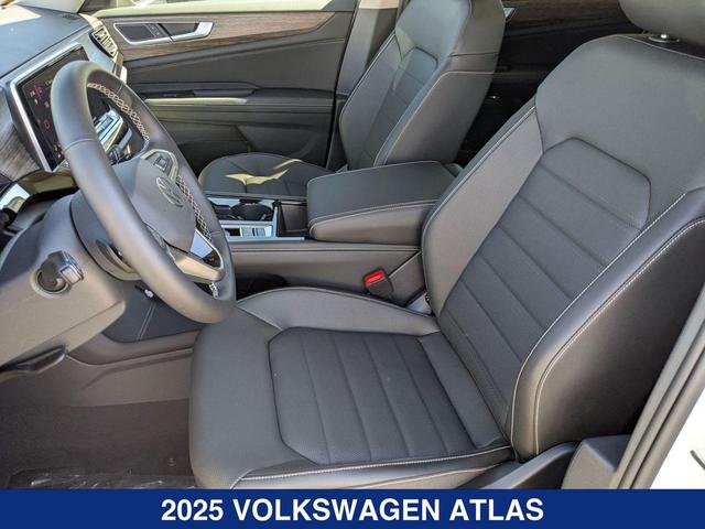 Photo of 2025 Opal White Pearl Volkswagen Atlas