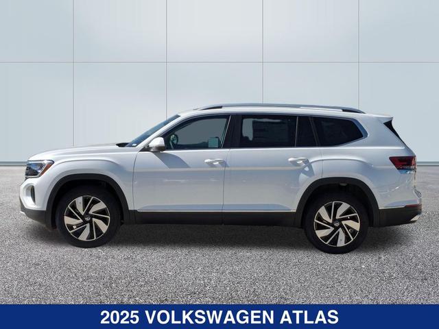 Photo of 2025 Opal White Pearl Volkswagen Atlas