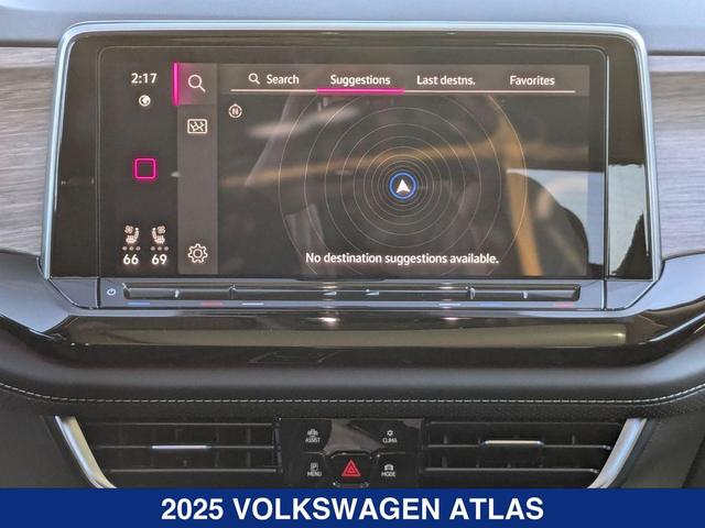 Photo of 2025 Opal White Pearl Volkswagen Atlas