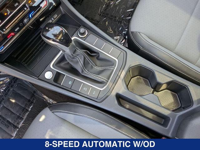 Photo of 2025 Opal White Pearl Volkswagen Jetta