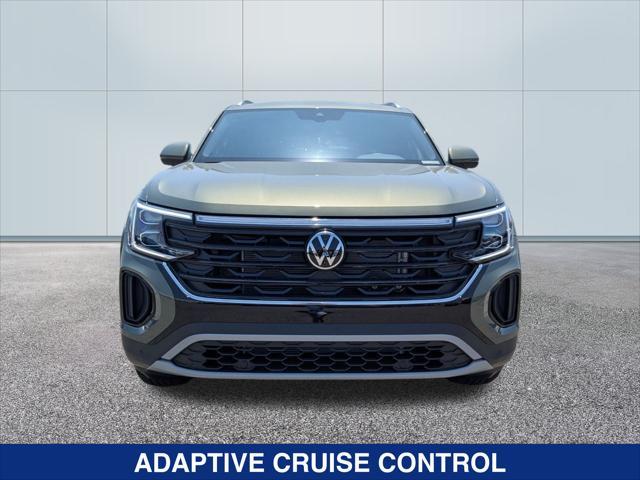 Photo of 2025 Avocado Green Pearl Volkswagen Atlas