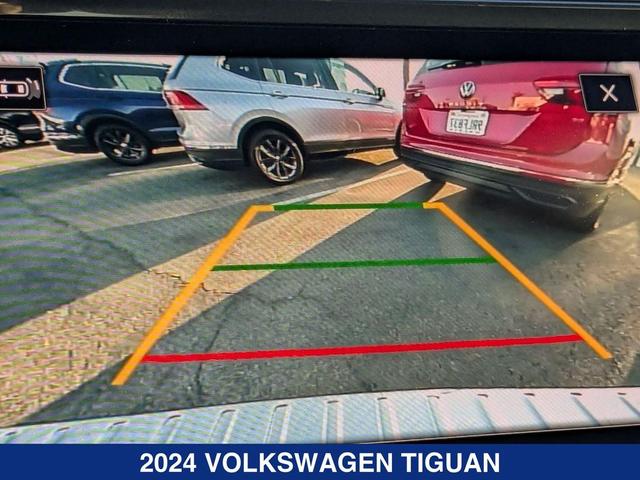 Photo of 2024 Kings Red Metallic Volkswagen Tiguan