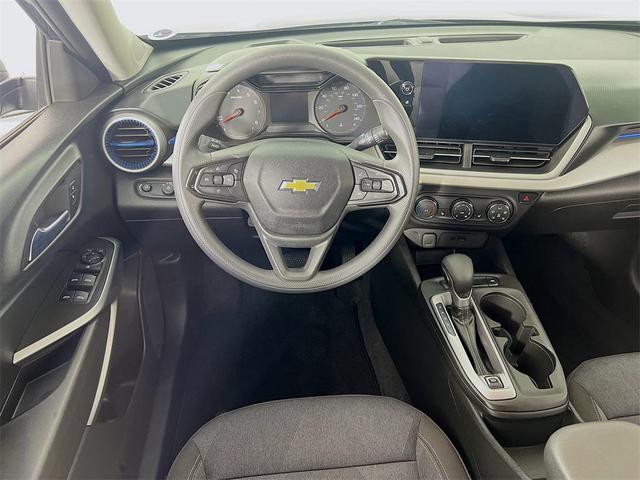 Photo of 2024 Mosaic Black Metallic Chevrolet Trax